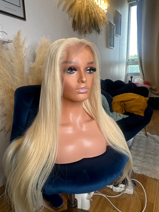 Perruque lisse blonde lace frontal